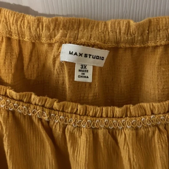 Max Studio Off-shoulder Top - Picture 3 of 5